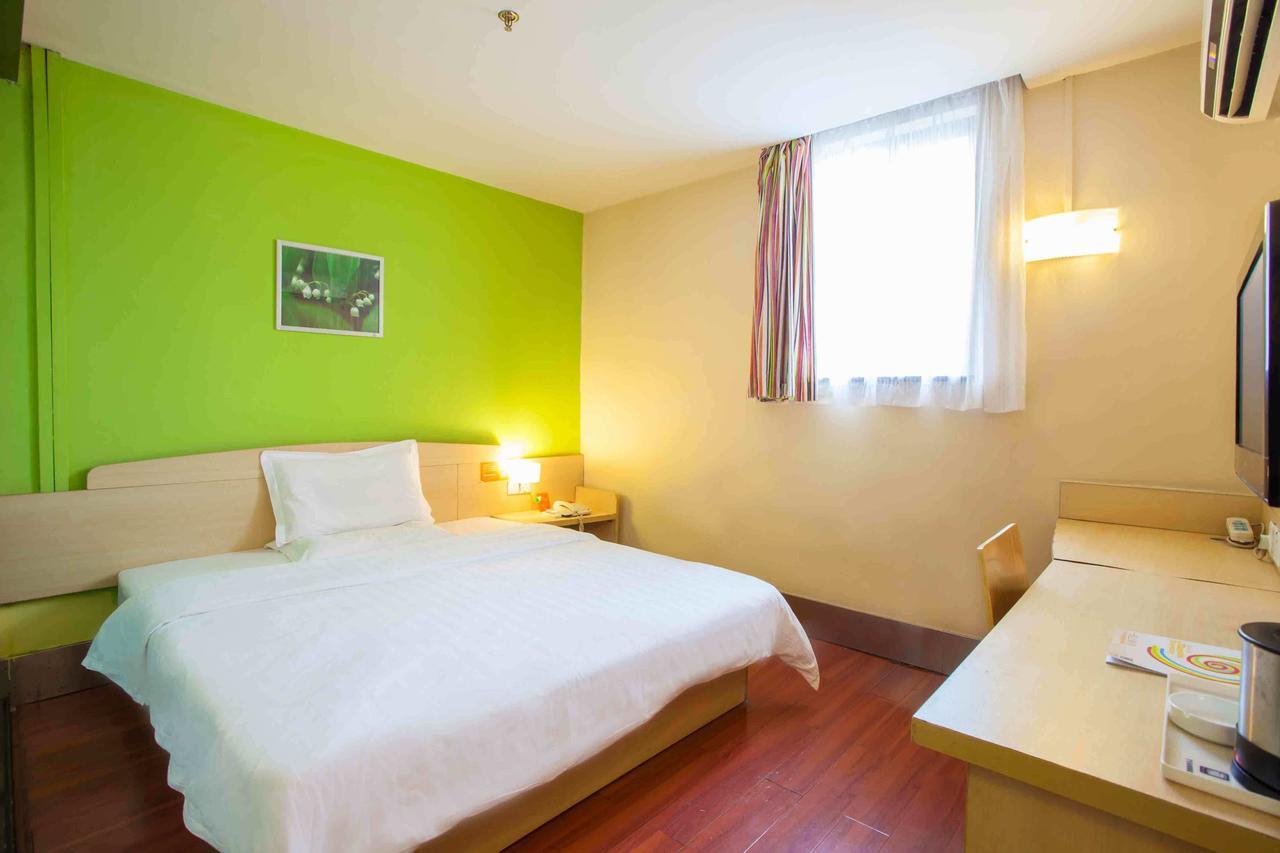 7Days Inn Yunfu Luoding Central Quarto foto