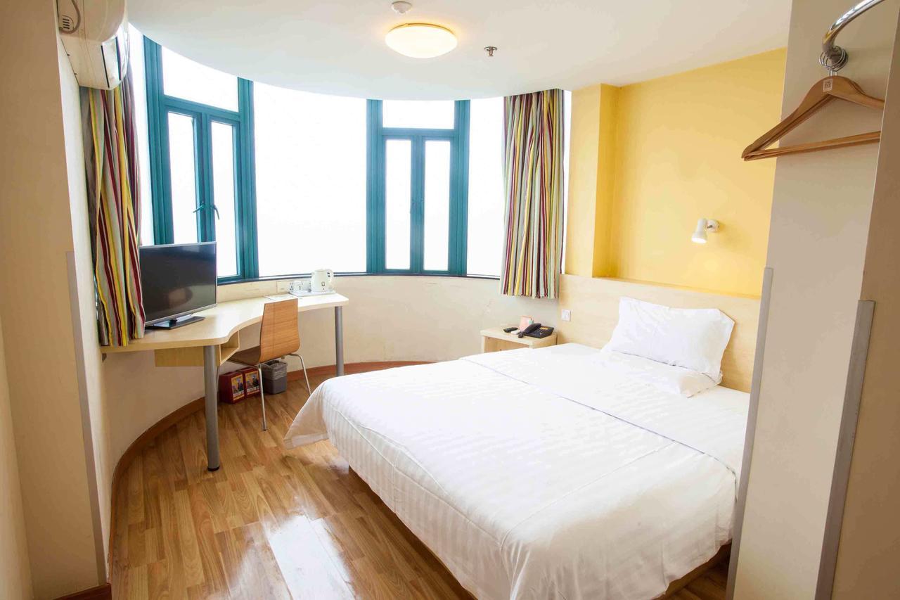 7Days Inn Yunfu Luoding Central Quarto foto